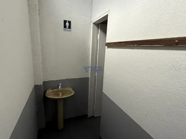 Galpão / Barracão com 300m², para alugar, no bairro Jardim Vale do Sol em São José dos Campos
