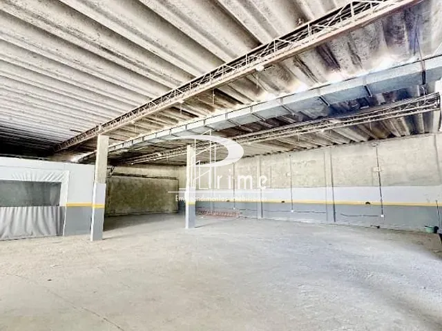 Galpão / Barracão com 600m², para alugar, no bairro Piratininga em Niterói