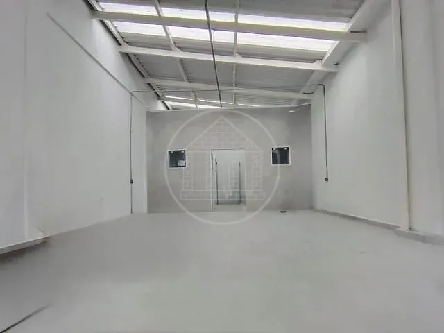 Galpão / Barracão com 300m², para alugar, no bairro Santo Amaro em São Paulo