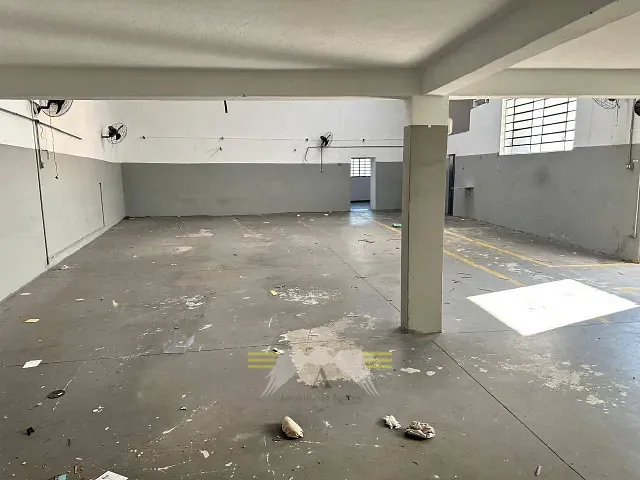 Galpão / Barracão com 301m², à venda, no bairro Jardim Maringá em São Paulo
