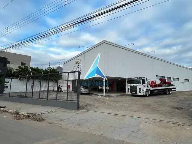 Galpão / Barracão com 2700m², para alugar, no bairro Vila Rica em Governador Valadares