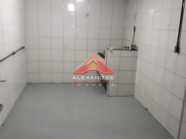 Galpão / Barracão com 300m², à venda, no bairro Jardim San Marino em São José dos Campos