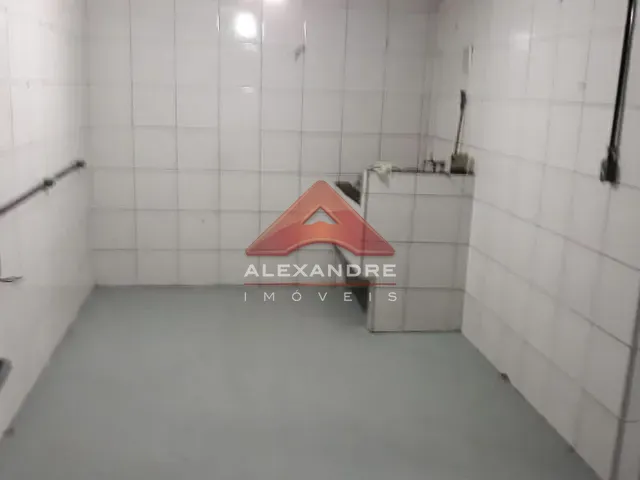 Galpão / Barracão com 300m², à venda, no bairro Jardim San Marino em São José dos Campos