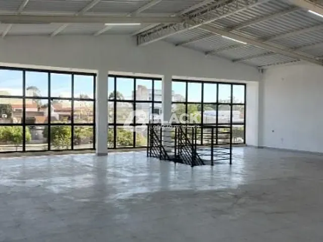 Galpão / Barracão com 445m², para alugar, no bairro Jardim Simus em Sorocaba