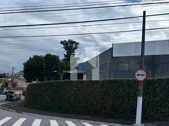 Galpão / Barracão com 1140m², para alugar, no bairro Vila Maringá em Jundiaí