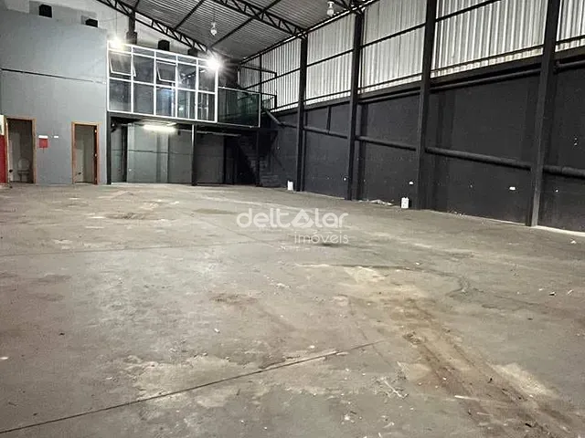 Galpão / Barracão com 220m², para alugar, no bairro Santa Mônica em Belo Horizonte
