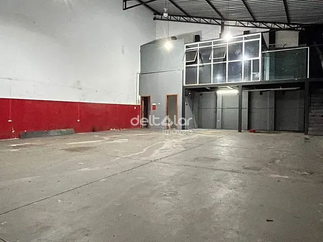 Galpão / Barracão com 220m², para alugar, no bairro Santa Mônica em Belo Horizonte