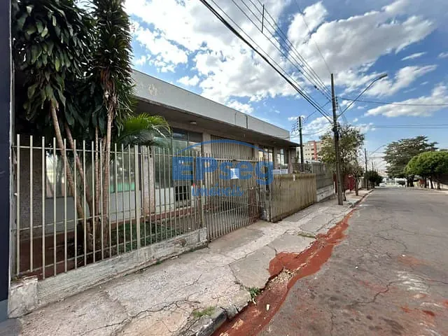Galpão / Barracão com 950m², à venda, no bairro Jardim Agari em Londrina