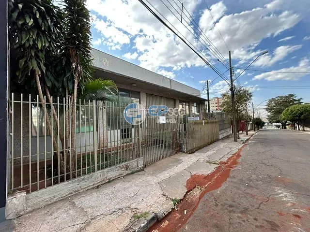 Galpão / Barracão com 950m², à venda, no bairro Jardim Agari em Londrina