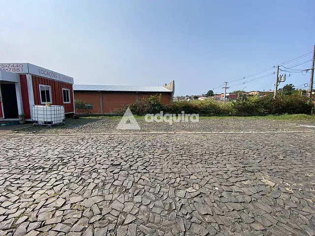 Galpão / Barracão com 360m², para alugar, no bairro Boa Vista em Ponta Grossa