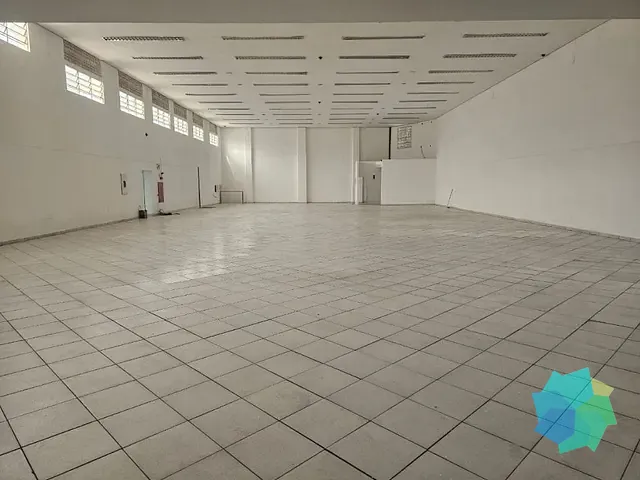 Galpão / Barracão com 784m², à venda ou para alugar, no bairro Centro em Salto