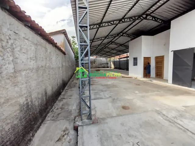 Galpão / Barracão com 493m², para alugar, no bairro Nossa Senhora das Graças em Teresina