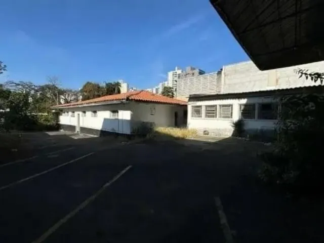 Galpão / Barracão com 1200m², para alugar, no bairro Jardim em Santo André
