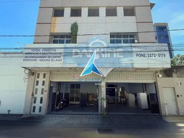 Galpão / Barracão com 428m², para alugar, no bairro Centro em Governador Valadares