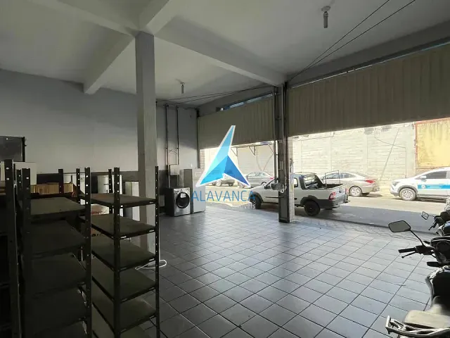 Galpão / Barracão com 428m², para alugar, no bairro Centro em Governador Valadares