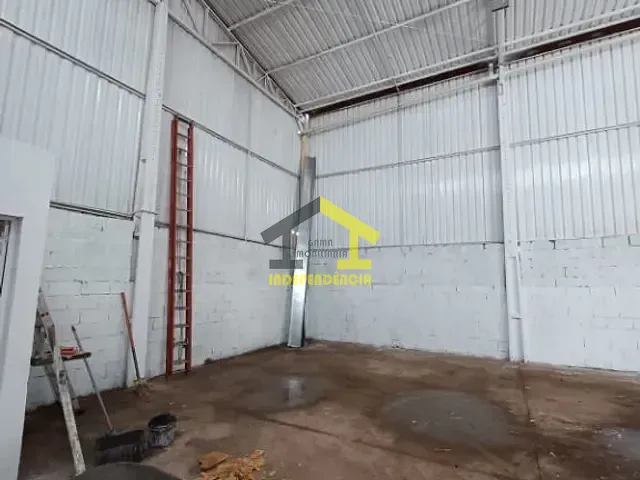 Galpão / Barracão com 200m², para alugar, no bairro Loteamento Santo Antônio em Itatiba