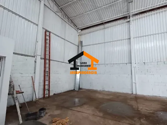 Galpão / Barracão com 200m², para alugar, no bairro Loteamento Santo Antônio em Itatiba