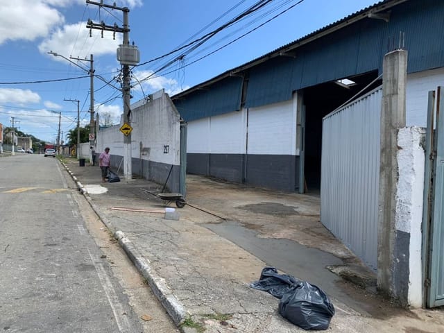 Galpão / Barracão com 1200m², para alugar, no bairro Chácara do Solar I (Fazendinha) em Santana de Parnaíba