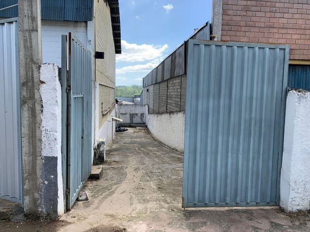 Galpão / Barracão com 1200m², para alugar, no bairro Chácara do Solar I (Fazendinha) em Santana de Parnaíba