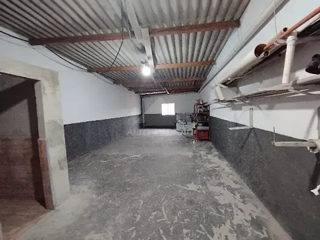 Galpão / Barracão com 300m², para alugar, no bairro Vila Nova Mauá em Mauá