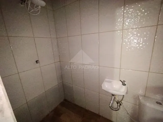 Galpão / Barracão com 300m², para alugar, no bairro Vila Nova Mauá em Mauá