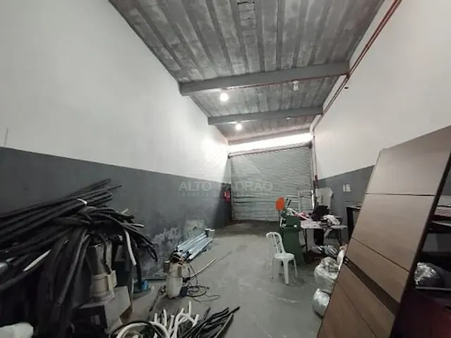 Galpão / Barracão com 300m², para alugar, no bairro Vila Nova Mauá em Mauá