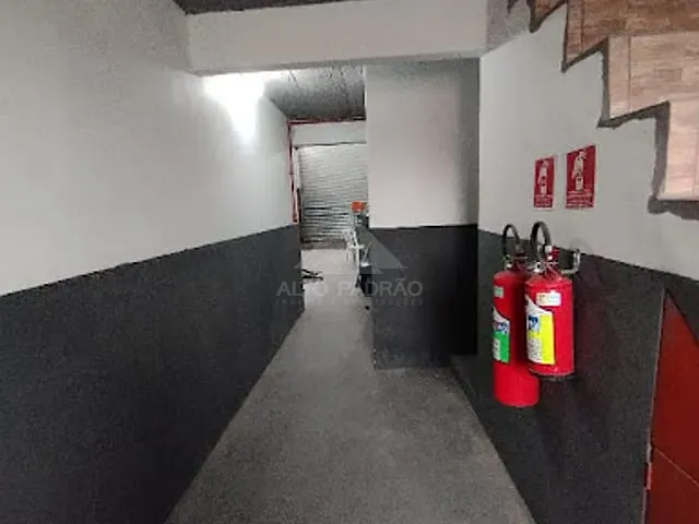 Galpão / Barracão com 300m², para alugar, no bairro Vila Nova Mauá em Mauá