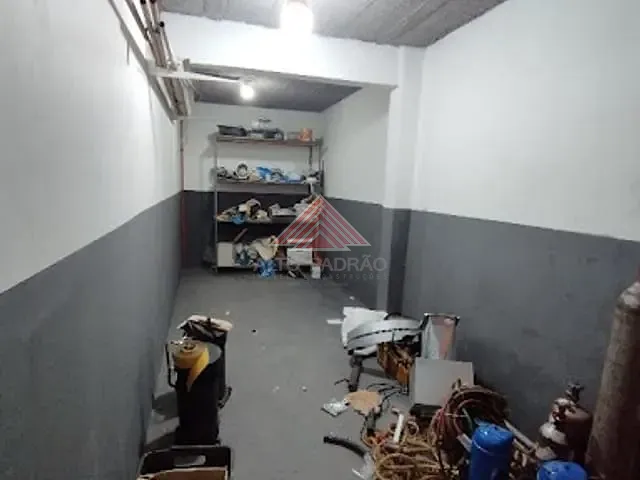 Galpão / Barracão com 300m², para alugar, no bairro Vila Nova Mauá em Mauá
