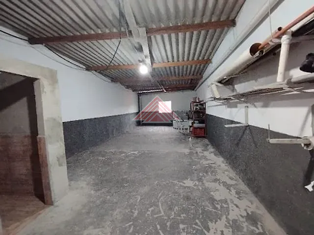 Galpão / Barracão com 300m², para alugar, no bairro Vila Nova Mauá em Mauá