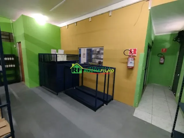 Galpão / Barracão com 1800m², para alugar, no bairro Lourival Parente em Teresina
