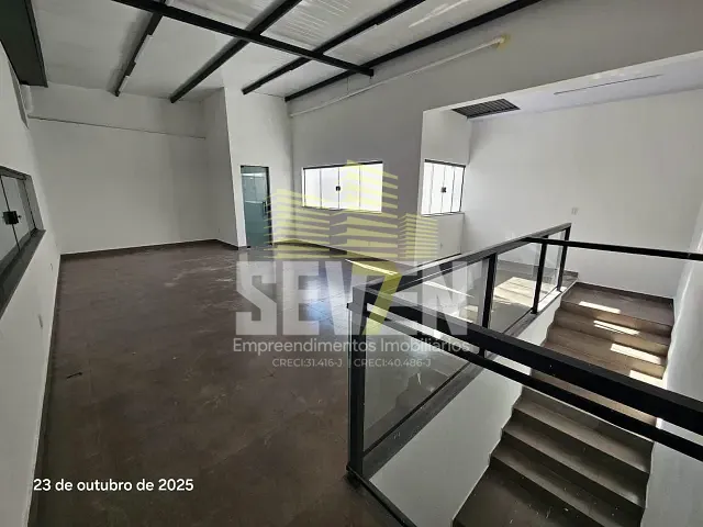 Galpão / Barracão com 1000m², para alugar, no bairro Vila Cardia em Bauru