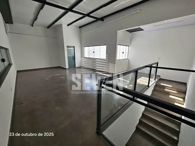 Galpão / Barracão com 1000m², para alugar, no bairro Vila Cardia em Bauru