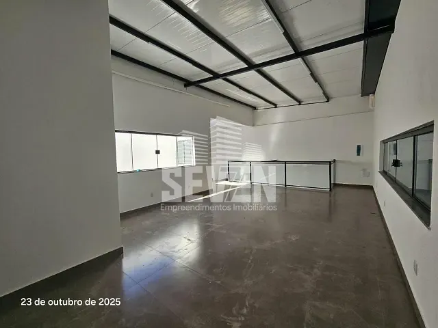 Galpão / Barracão com 1000m², para alugar, no bairro Vila Cardia em Bauru