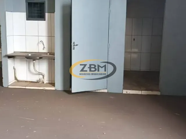 Galpão / Barracão com 337m², para alugar, no bairro Waldemar Hauer em Londrina