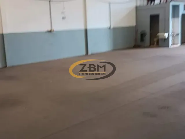 Galpão / Barracão com 337m², para alugar, no bairro Waldemar Hauer em Londrina