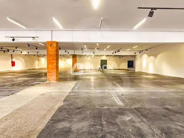 Galpão / Barracão com 10000m², para alugar, no bairro Centro em Sorocaba