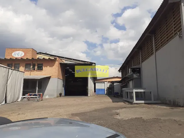 Galpão / Barracão com 2550m², para alugar, no bairro Jardim Paulista em Várzea Paulista