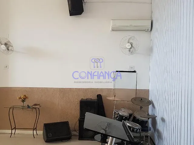 Galpão / Barracão com 120m², à venda, no bairro Inhoaíba em Rio de Janeiro