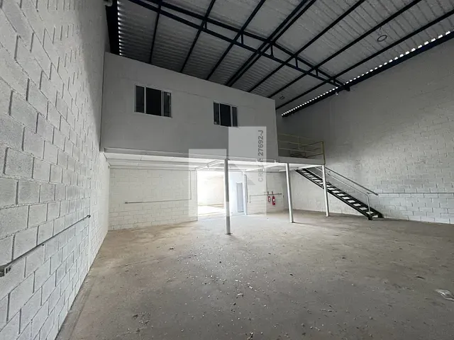 Galpão / Barracão com 500m², à venda, no bairro Parque Residencial Jundiaí II em Jundiaí