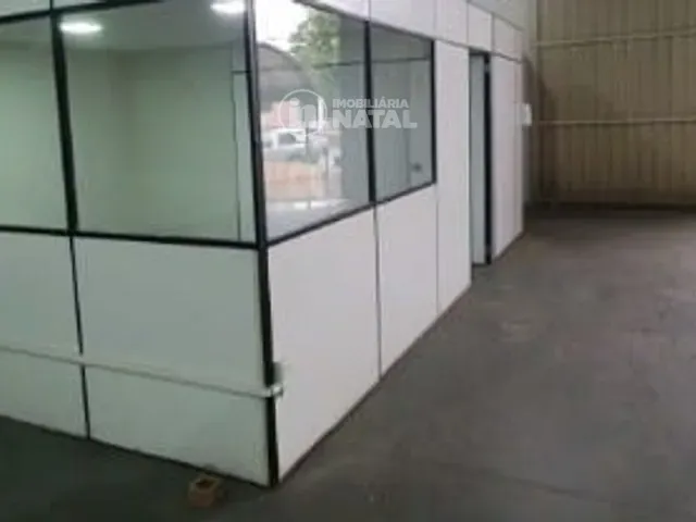 Galpão / Barracão com 360m², para alugar, no bairro Antares em Londrina