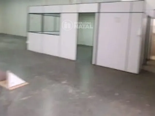 Galpão / Barracão com 360m², para alugar, no bairro Antares em Londrina