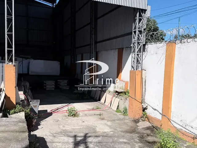 Galpão / Barracão com 800m², à venda ou para alugar, no bairro Pacheco em São Gonçalo