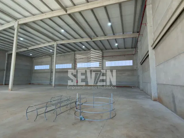 Galpão / Barracão com 1500m², para alugar, no bairro Parque Paulista em Bauru