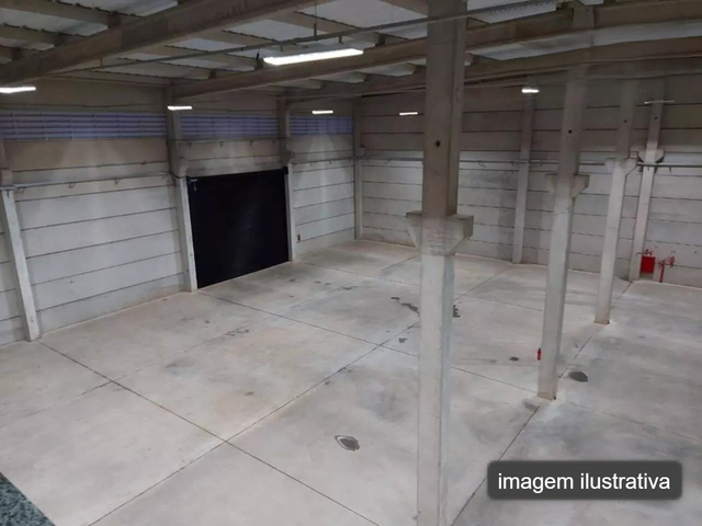 Galpão / Barracão com 2600m², à venda ou para alugar, no bairro Iporanga em Sorocaba