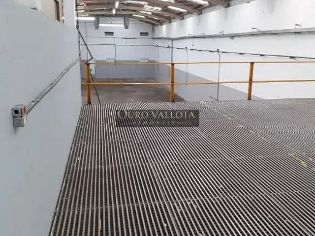 Galpão / Barracão com 1043m², à venda, no bairro Vila Bertioga em São Paulo