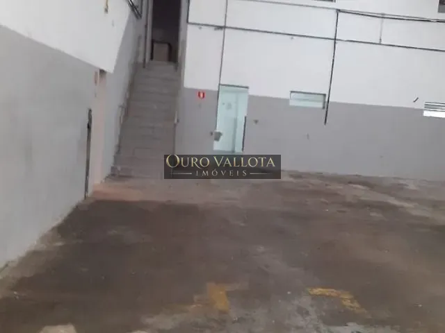 Galpão / Barracão com 1043m², à venda, no bairro Vila Bertioga em São Paulo