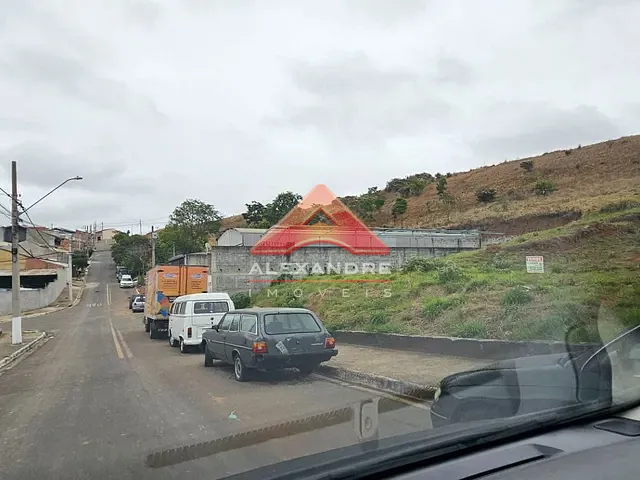 Galpão / Barracão com 350m², à venda, no bairro Jardim Santa Júlia em São José dos Campos