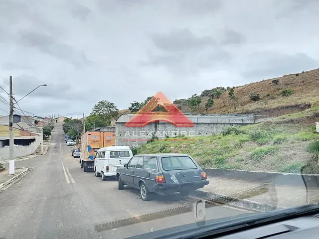 Galpão / Barracão com 350m², à venda, no bairro Jardim Santa Júlia em São José dos Campos