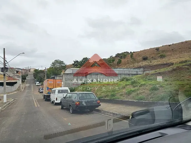 Galpão / Barracão com 350m², à venda, no bairro Jardim Santa Júlia em São José dos Campos