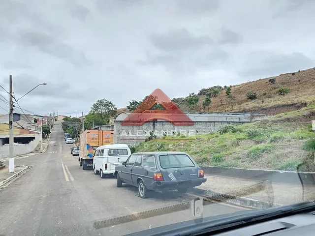 Galpão / Barracão com 350m², à venda, no bairro Jardim Santa Júlia em São José dos Campos